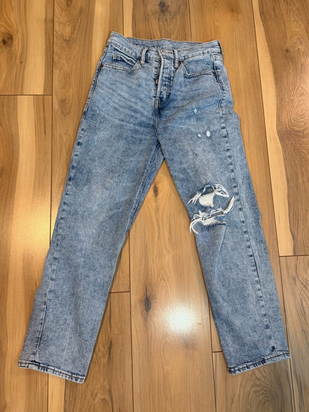Old Navy Extra High-Rise Sky High Straight Jeans with Smooth Pockets
